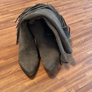 Steve Madden gray suede fringe boots size 6.5